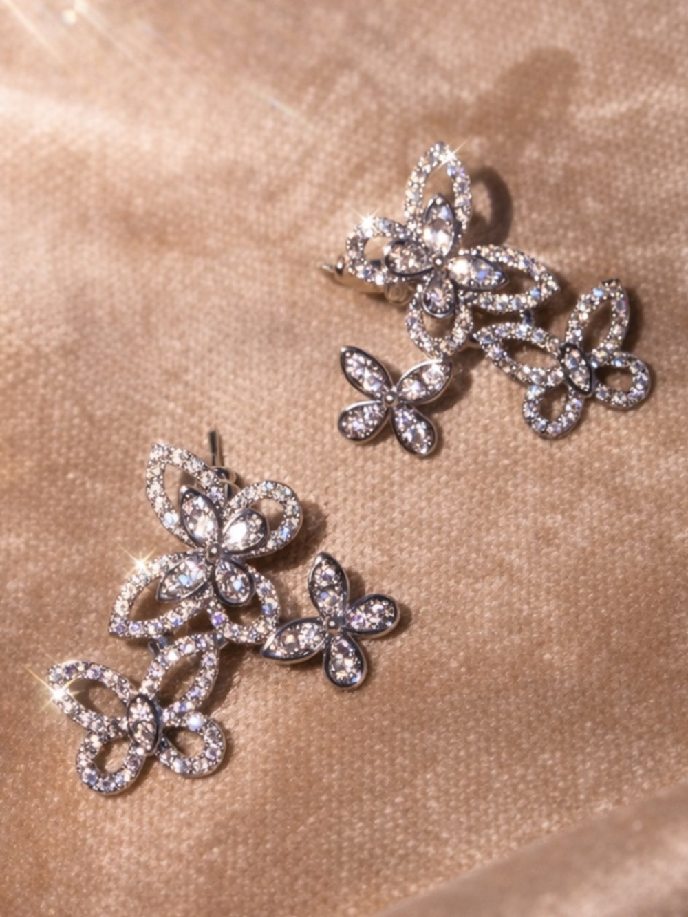 Luxury Butterfly Set Earrings - Picture 4 of 5
